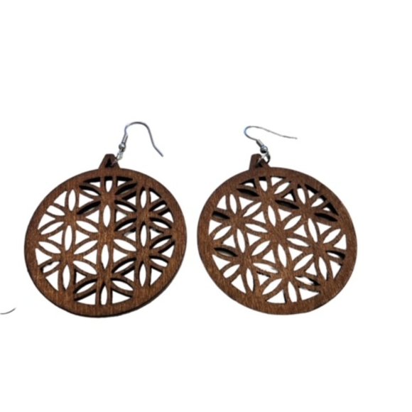 Boho round wooden earring - Picture 2 of 3